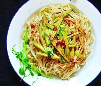 吃瓜凉面哥,揭秘网红美食背后的故事