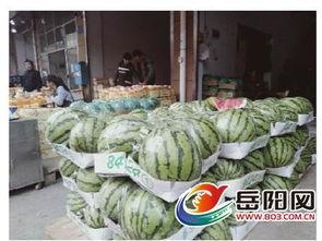 郓城利民街吃瓜,夏日吃瓜盛宴,品味民俗风情