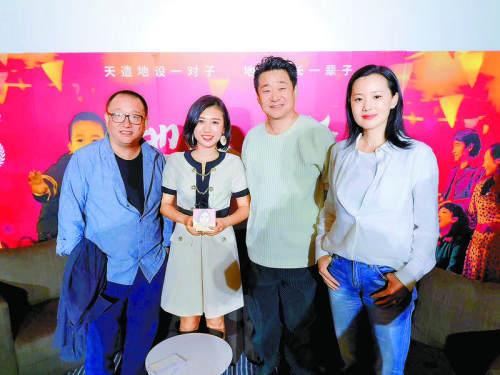 花戈吃瓜,揭秘娱乐圈那些不为人知的幕后故事