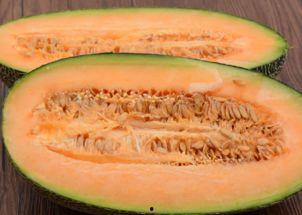 吃哈密瓜喝茶,夏日消暑的完美搭配